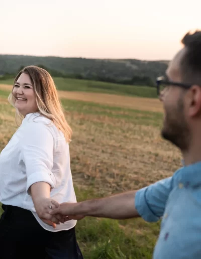 rohanó jegyespár