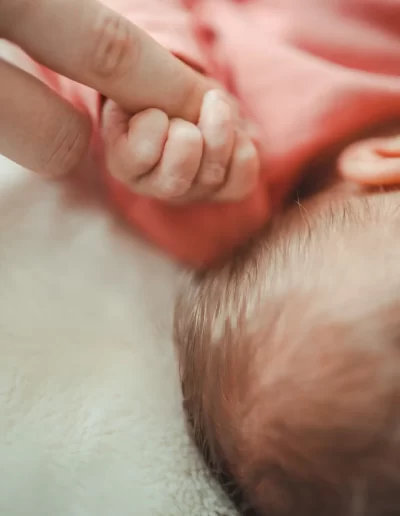 újszülött fotózás Pécsen nyugodt tempóban